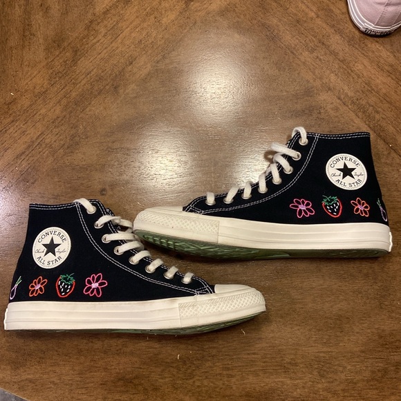 Converse Shoes - Picture 2 of 5